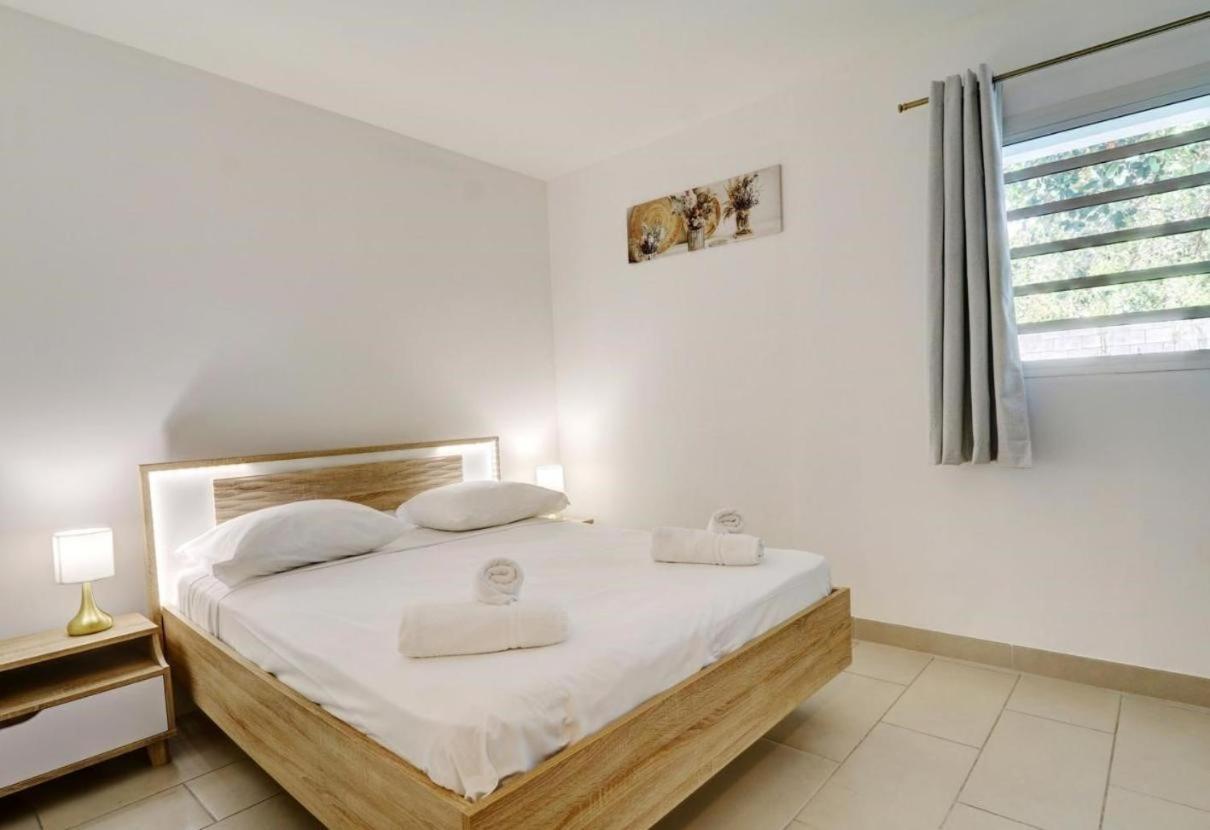 Charme Du Nord 2 Appartement Sainte-Clotilde Buitenkant foto